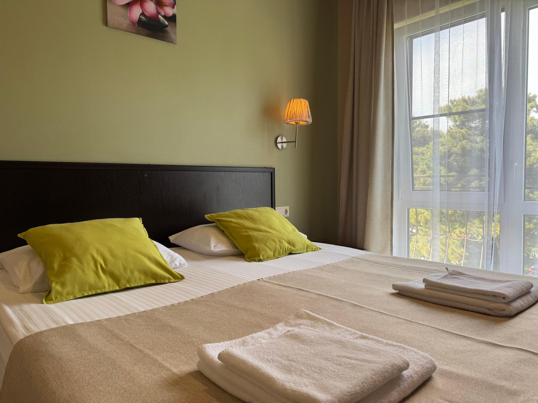 Фото отеля 2