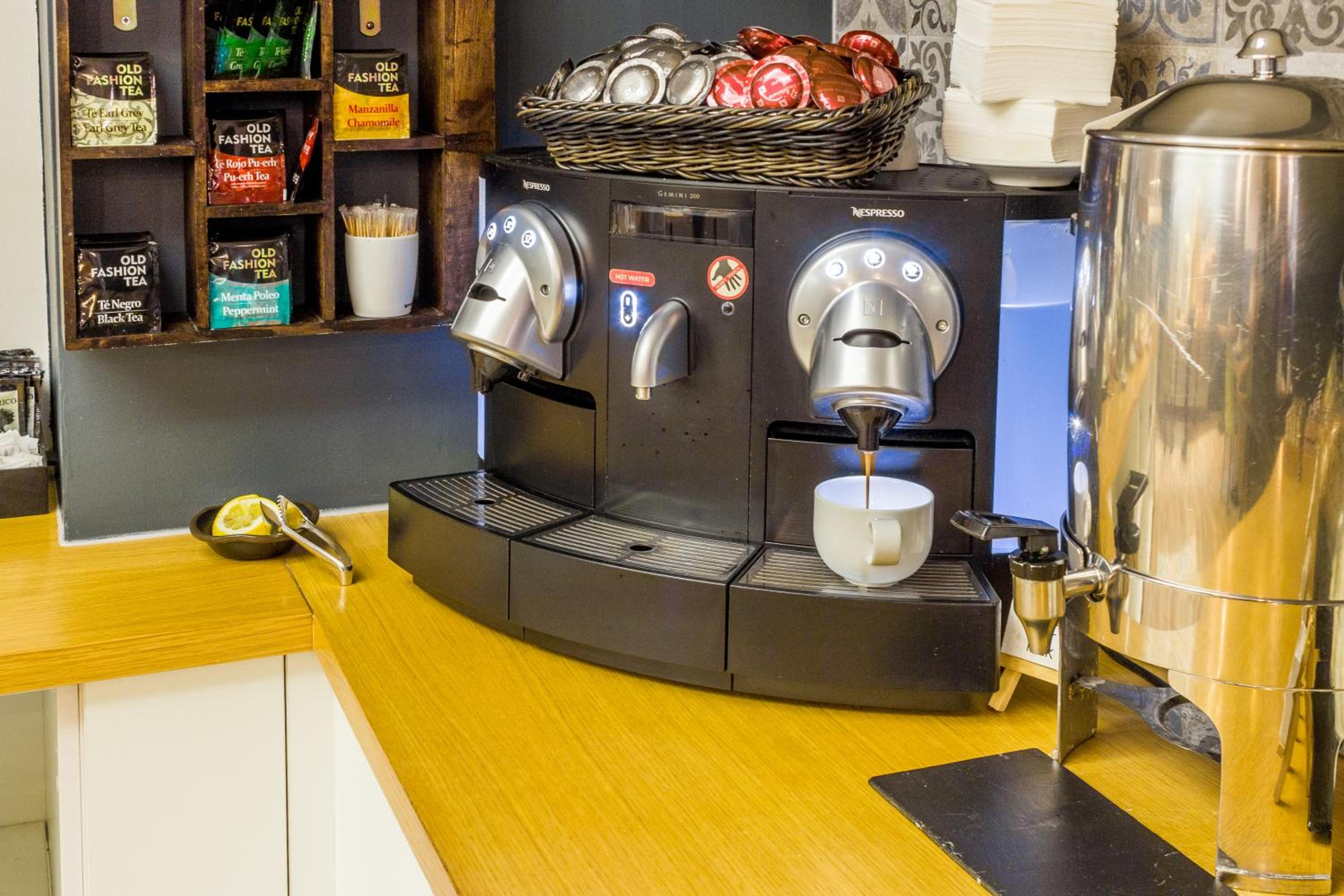 Фото Apart-Suites Hostemplo