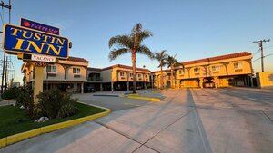 Гостиница Orange Tustin Inn