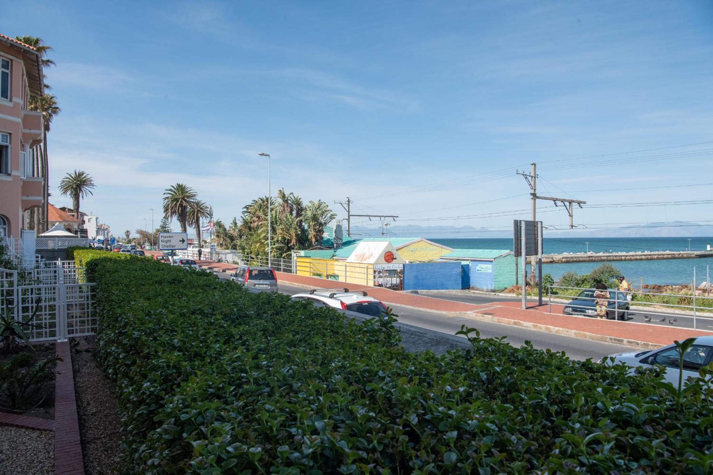 Фото The Majestic Apartment