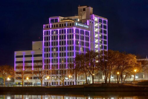 Гостиница Embassy Suites by Hilton Rockford Riverfront в Рокфорде