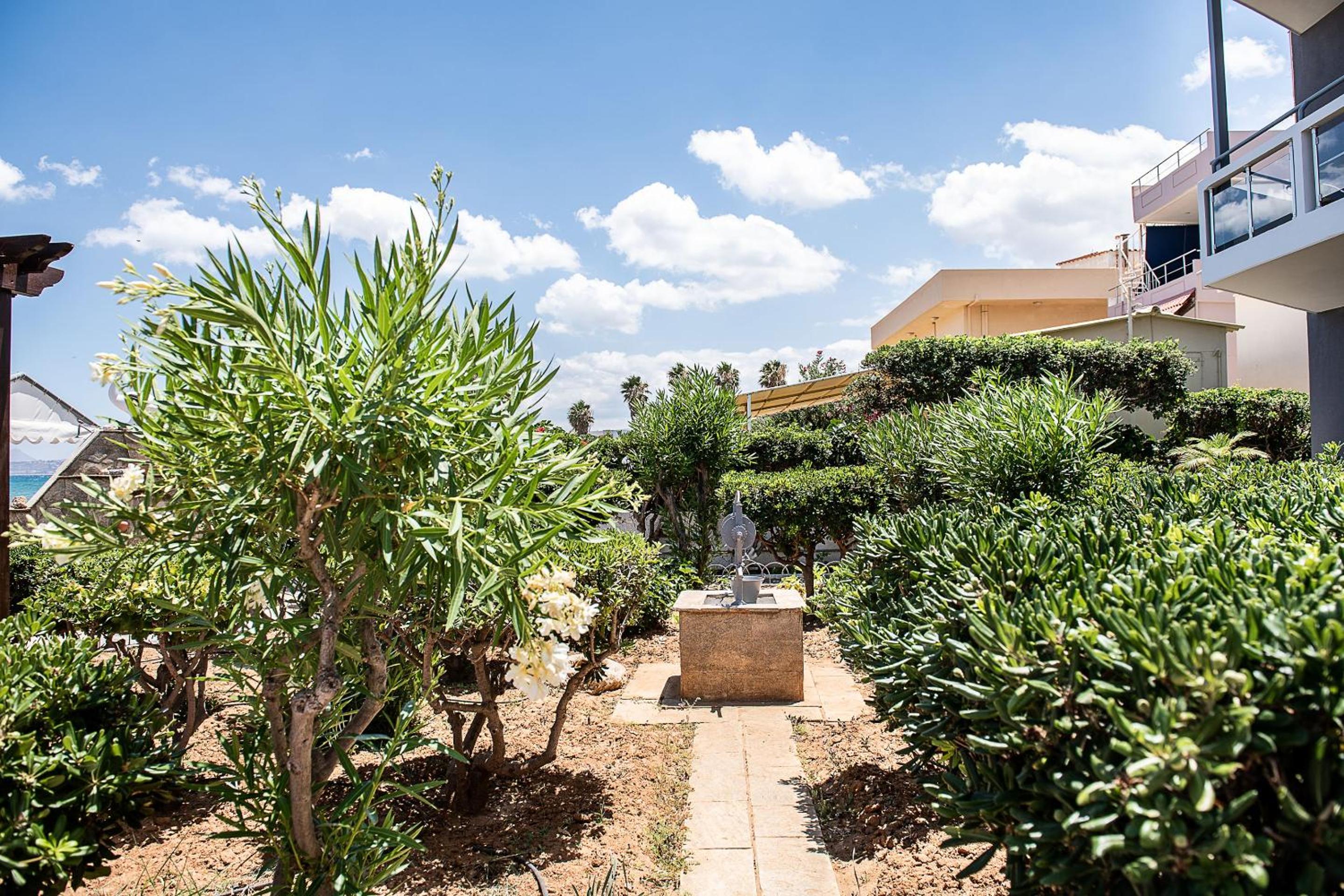 Фото Hotel Koukouras