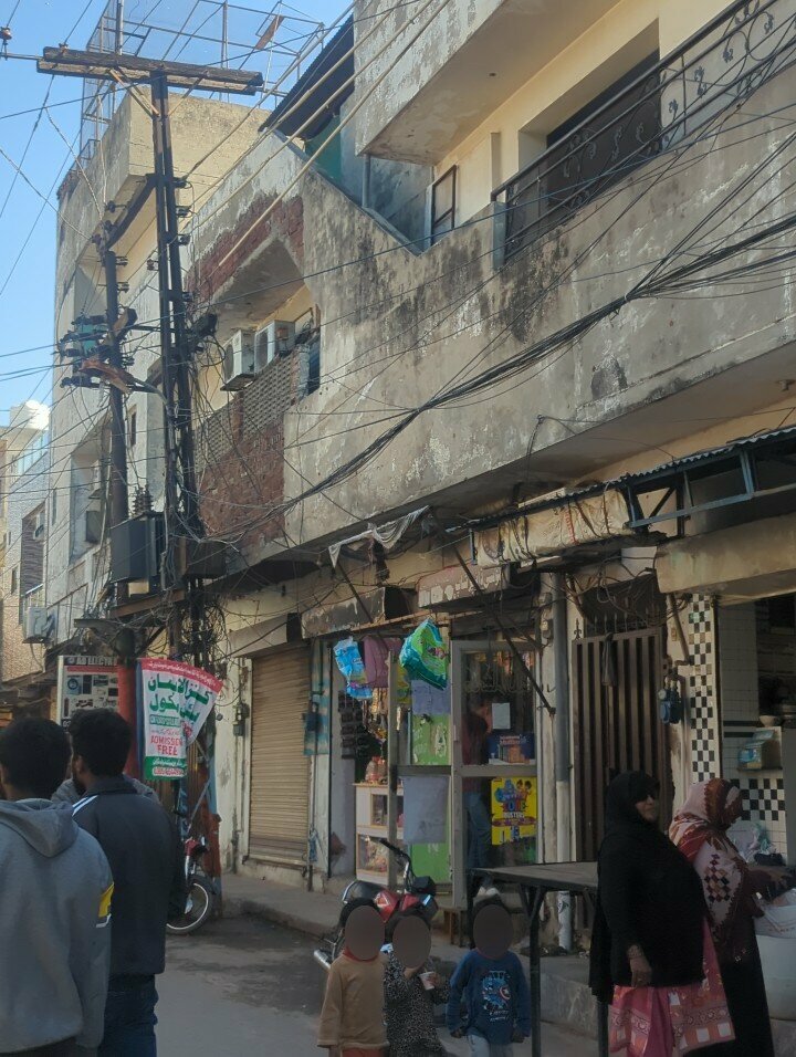 Dairy products shop Qalandari Milk Point, Lahore, photo