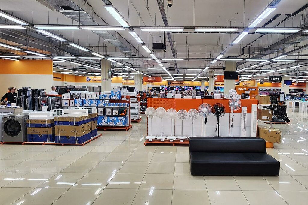 Electronics store DNS, Yekaterinburg, photo