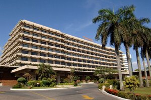 Гостиница Cinnamon Lakeside Colombo