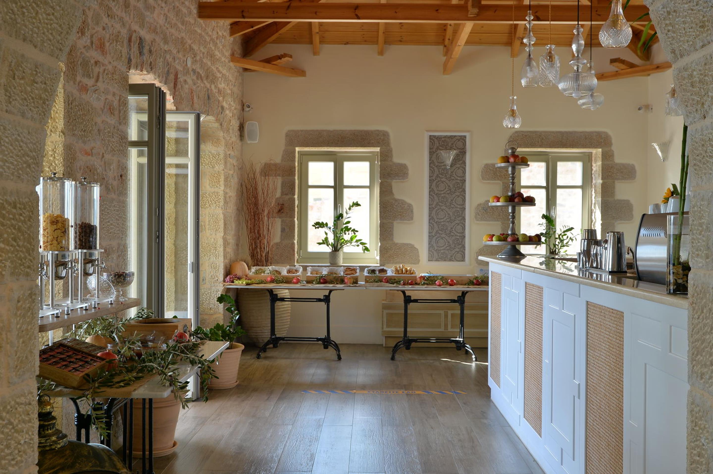 Фото Akrolithi Boutique Hotel