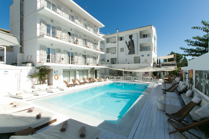 Гостиница Zhero Hotel Mallorca в Кальвии