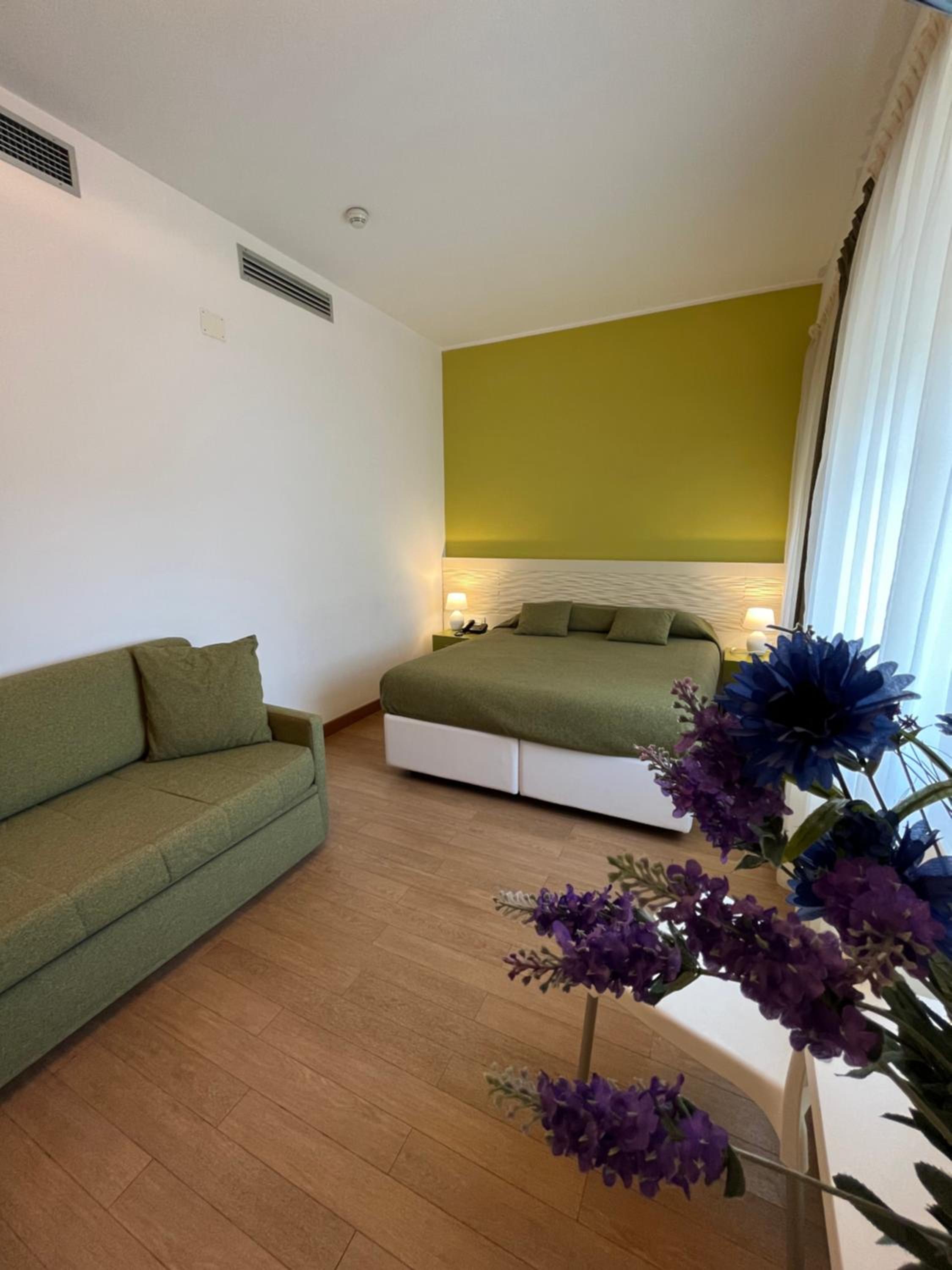 Фото Hotel Mon Pays