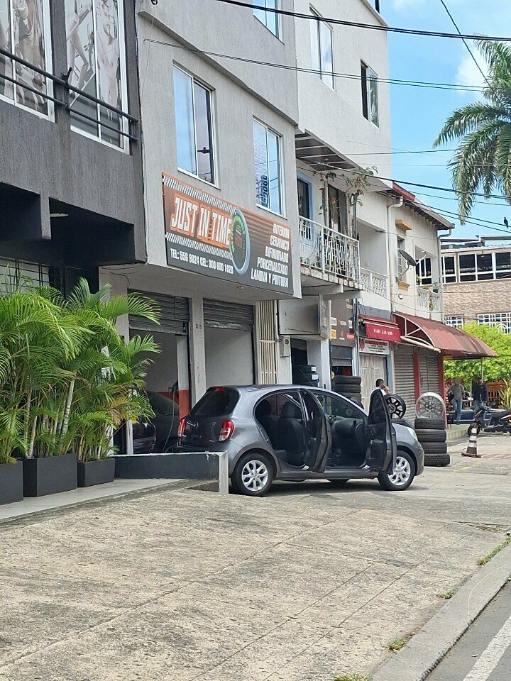 Car service, auto repair Just in time, Cali, photo