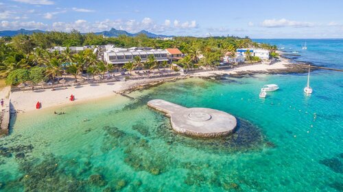 Гостиница Le Peninsula Bay Beach Resort