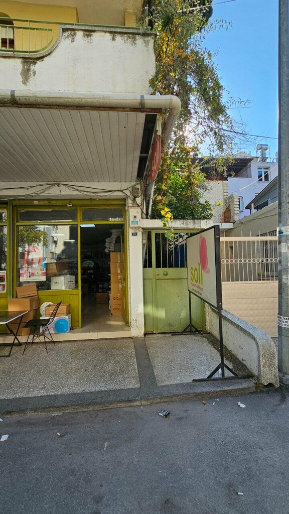 Perfume and cosmetics shop Soli Kozmetik Kuaför Toptan, Adana, photo