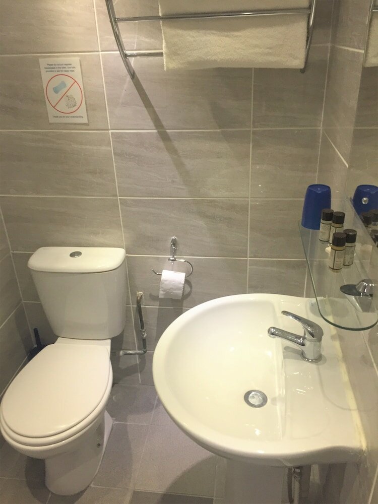 Фото Falcon Hotel