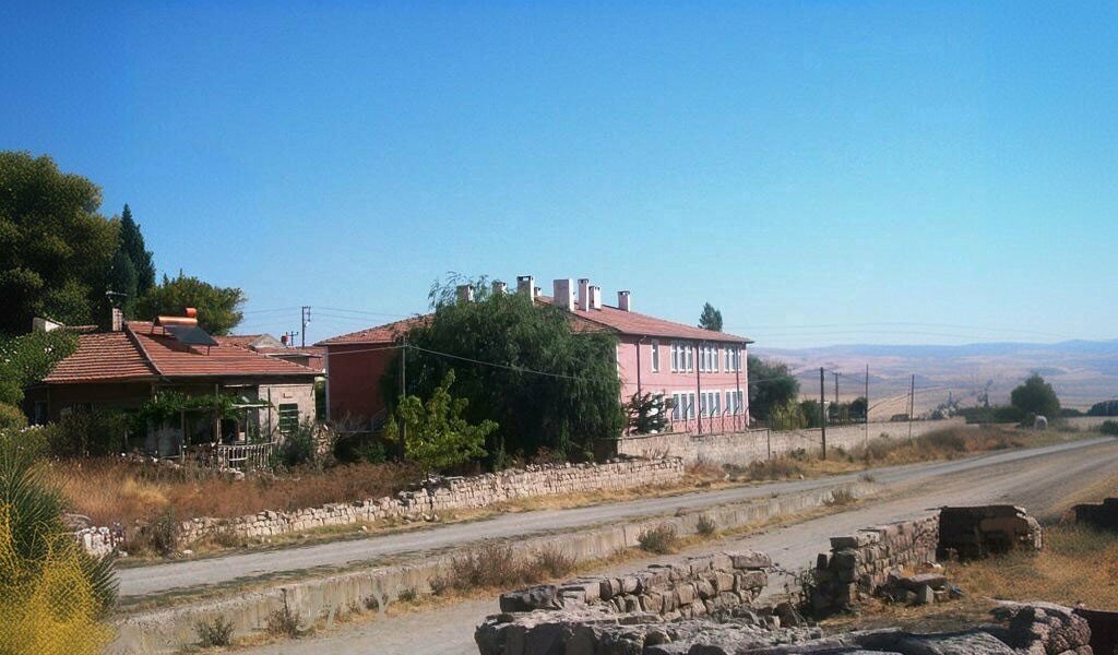 School Yeni Suksun Middle School, Bunyan, photo