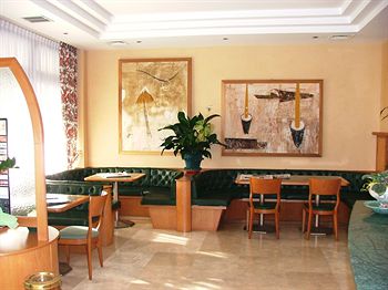 Фото Hotel Lory