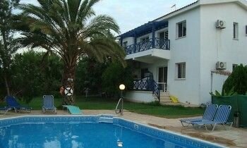 Апартаменты Socrates Apartments