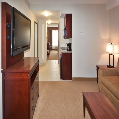 Фото Holiday Inn Express & Suites Brockville