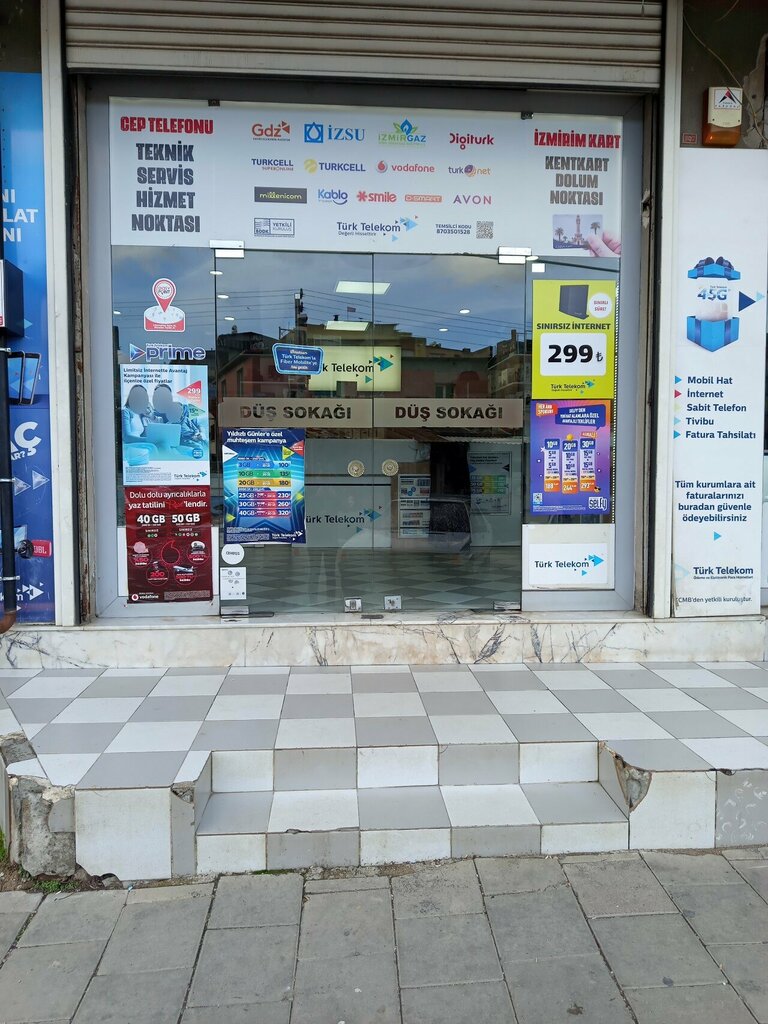 Mobile phone store Düş Sokağı İletişim, Izmir, photo