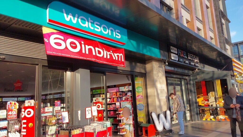 Магазин парфюмерии и косметики Watsons, Стамбул, фото