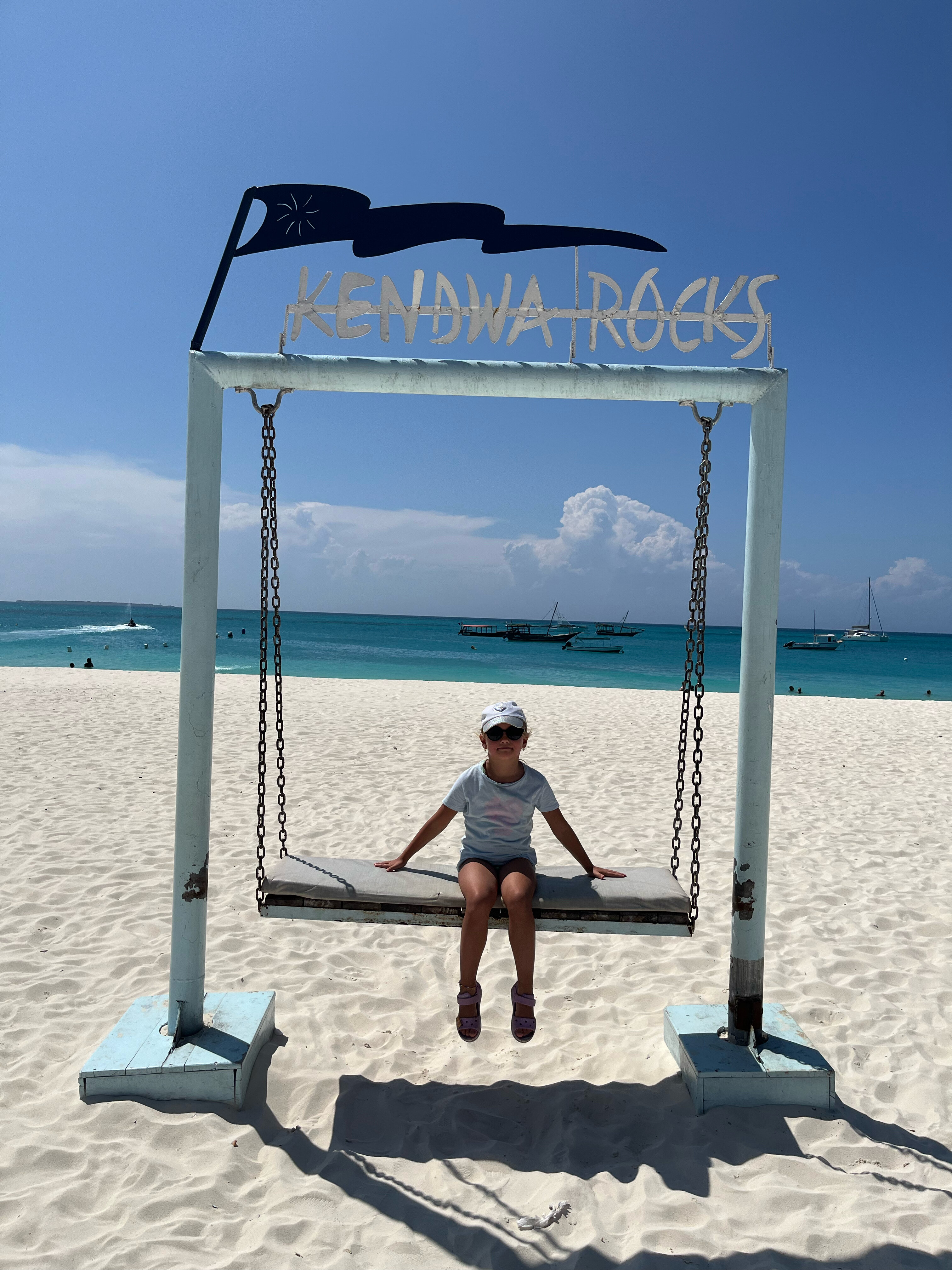 Фото Kendwa Rocks Beach Hotel