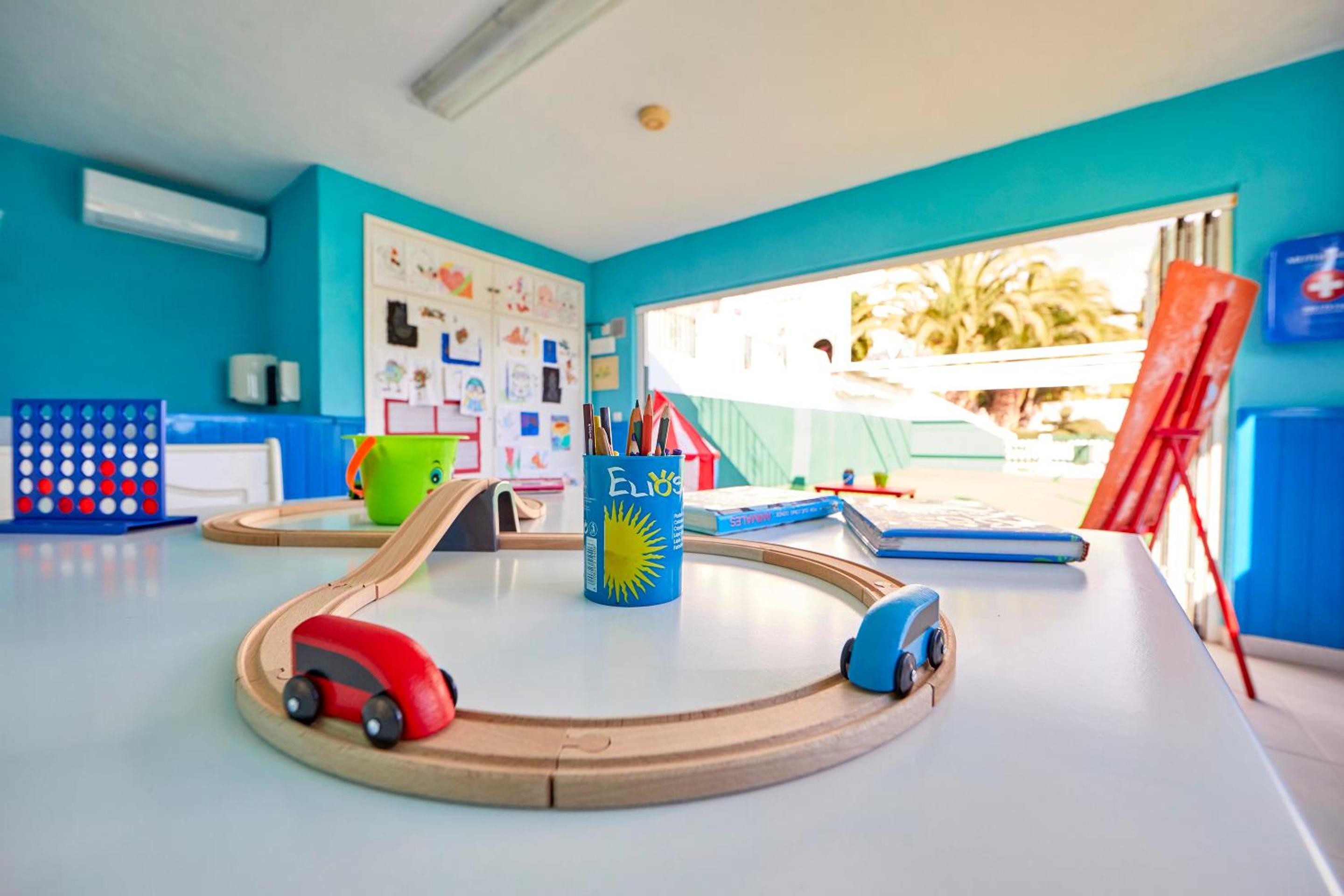 Фото Holiday Park Santa Ponsa