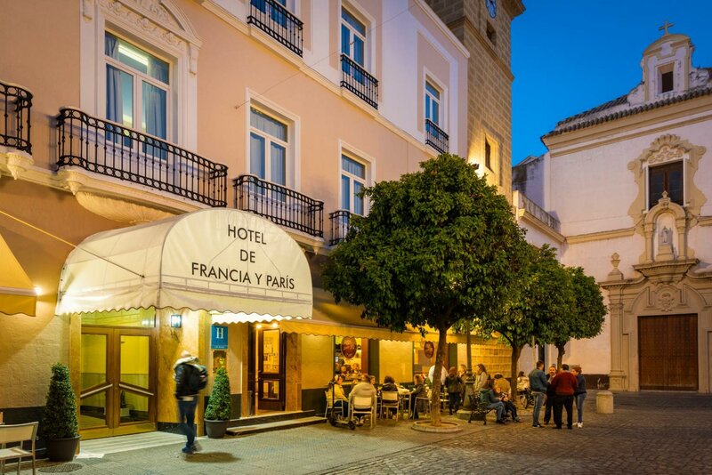 Гостиница Hotel de Francia y París в Кадисе