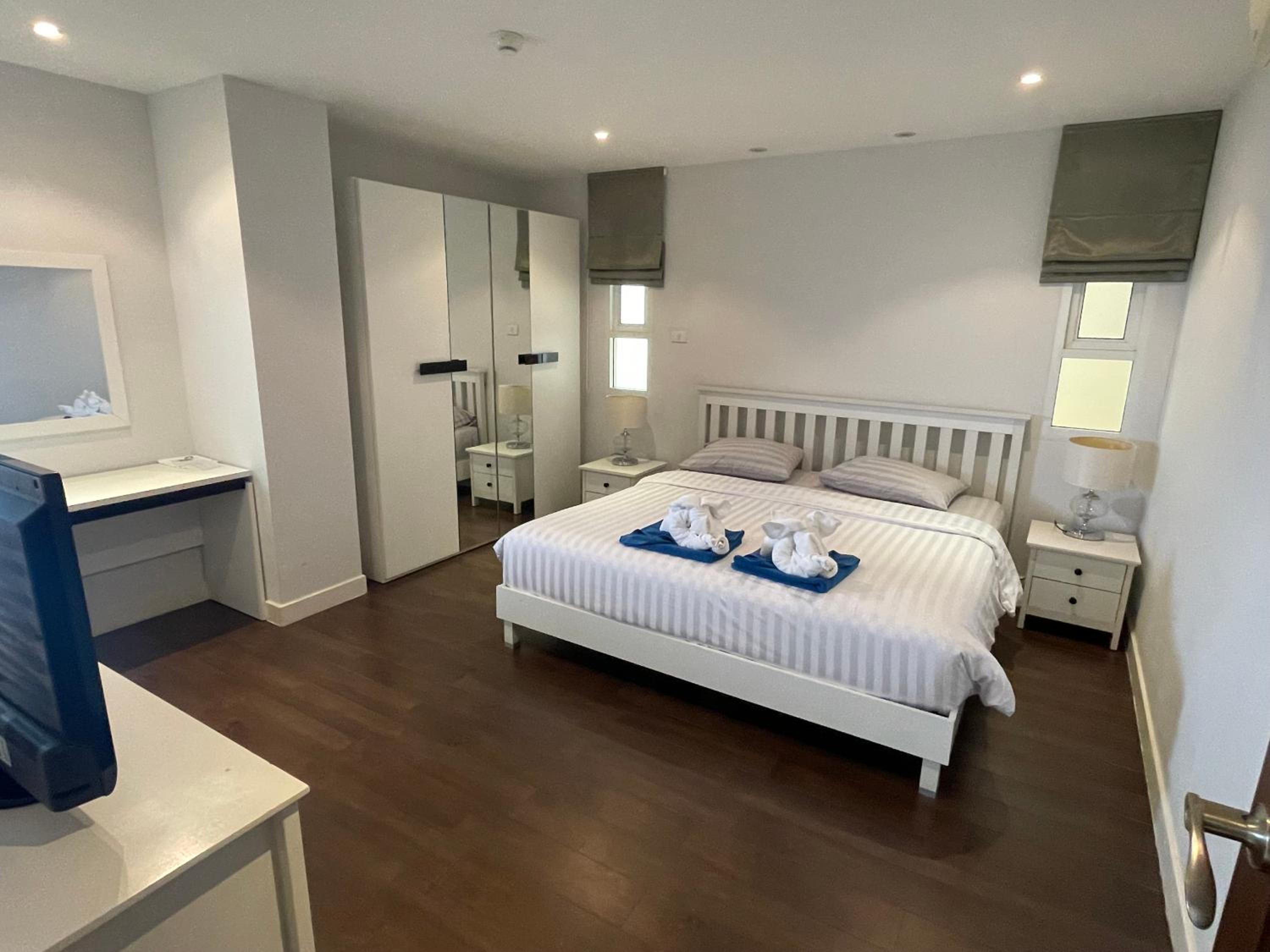 Фото Jomtien Beach Penthouses