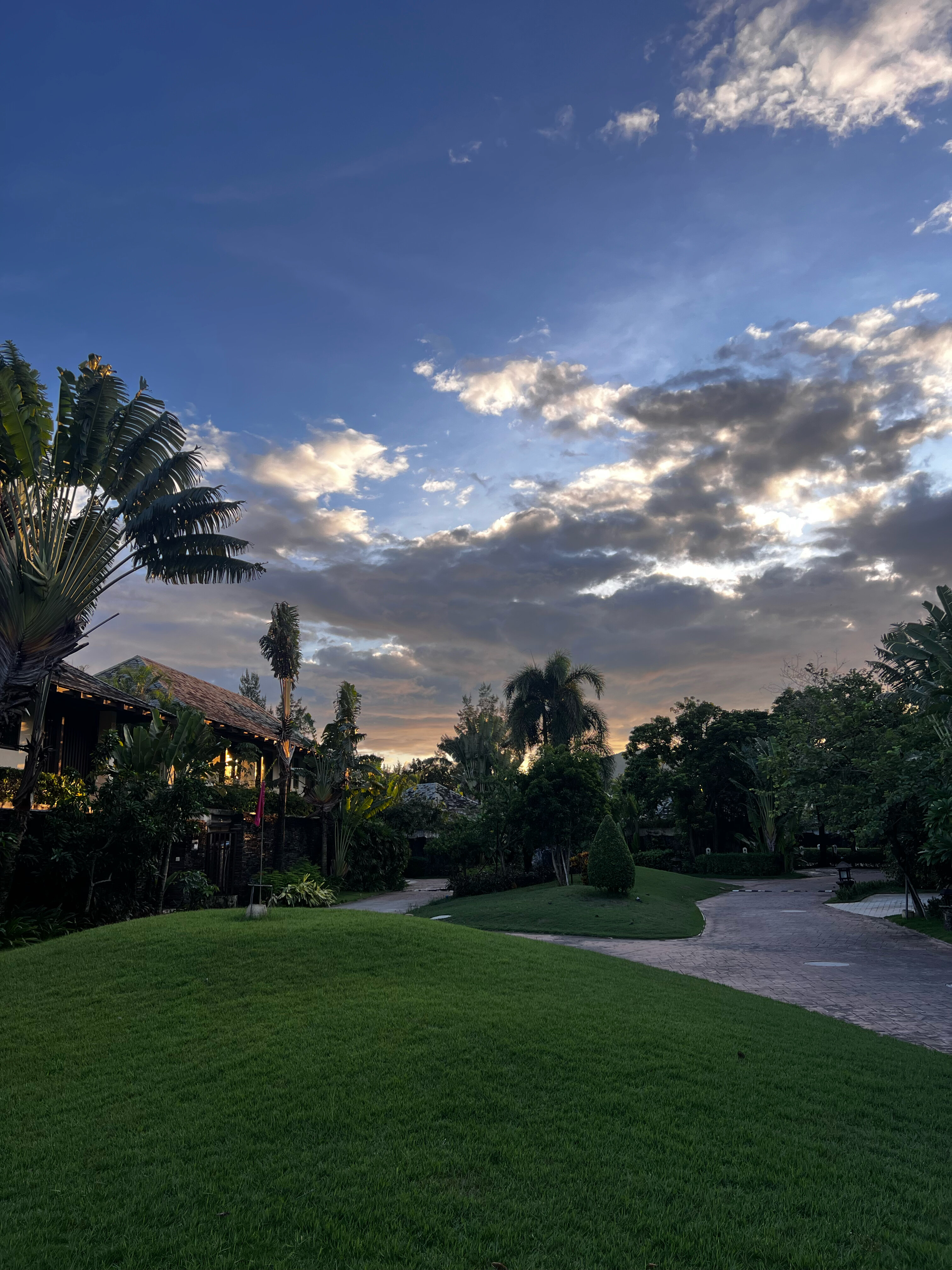 Фото Yalong Bay Villas and SPA