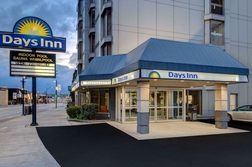 Внешний вид отеля Days Inn by Wyndham Niagara Falls Near The Falls в Ниагара-Фолсе, фото 4