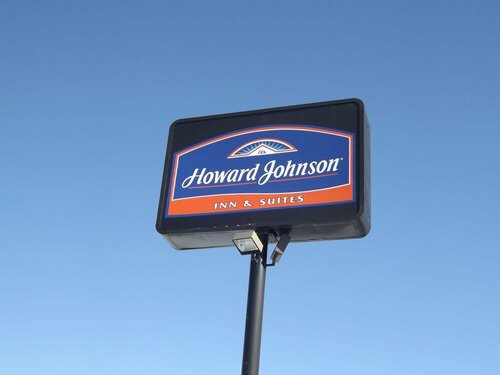 Гостиница Howard Johnson Hotel & Suites by Wyndham Oacoma