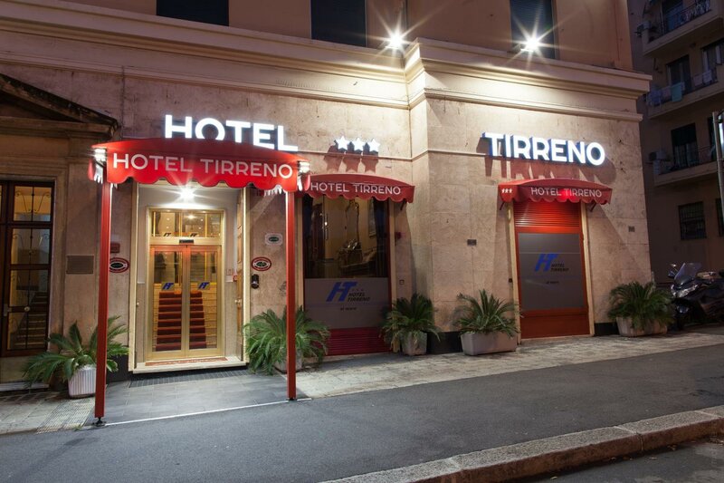 Гостиница Hotel Tirreno в Генуе