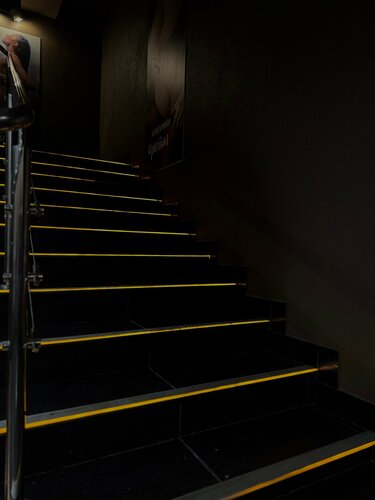 Kuyov qaynona-qaynonasini porno tomosha qilish uchun vasvasaga solgan