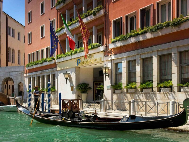Гостиница Hotel Papadopoli Venezia - MGallery в Венеции