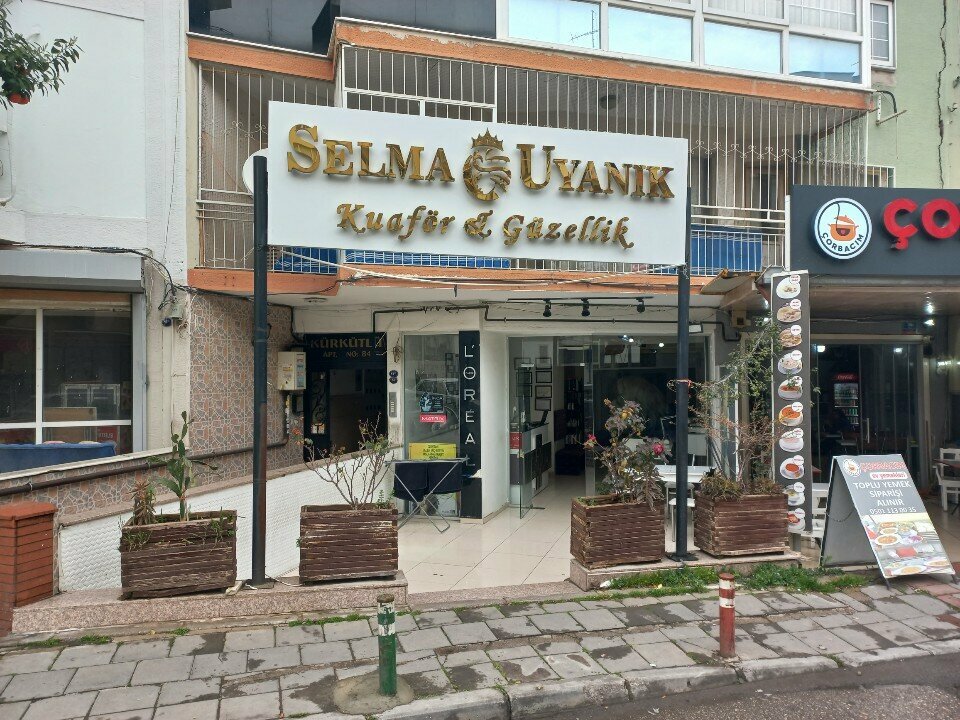 مصففو الشعر Karsiyaka Selma Uyanik Beauty Salon ، إزمير، صورة