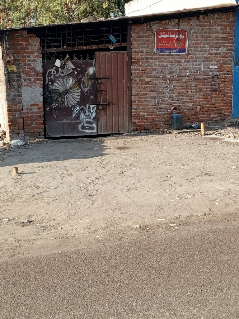 Motorcycle repair Motor bike workshop, Lahore, photo
