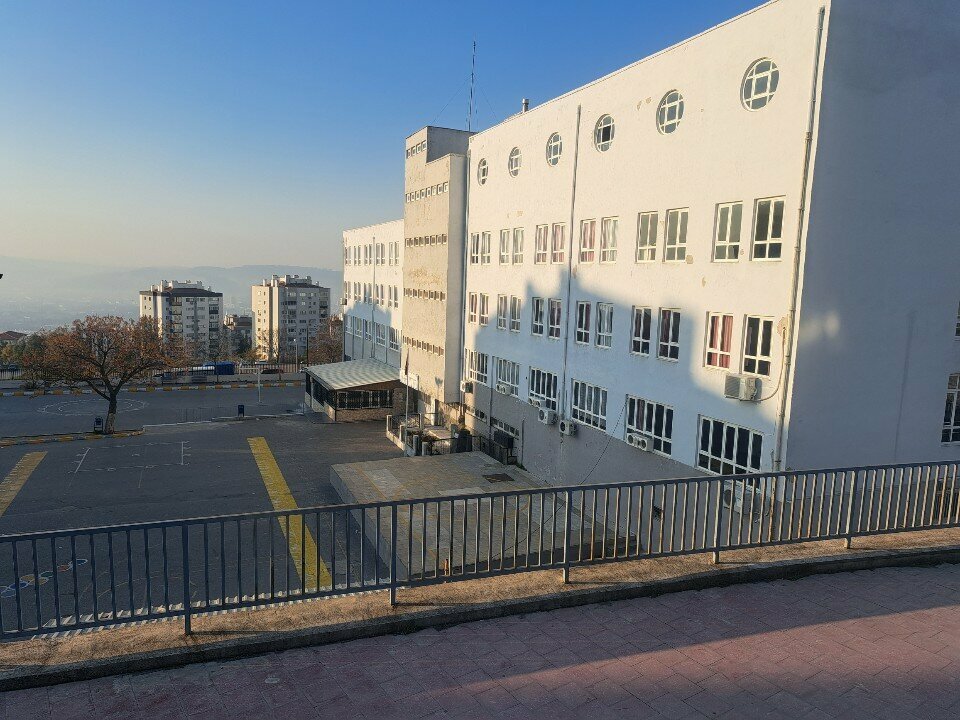 Primary school Sehit Onbasi Ali Guner Yesilbag Elementary School, Izmir, photo