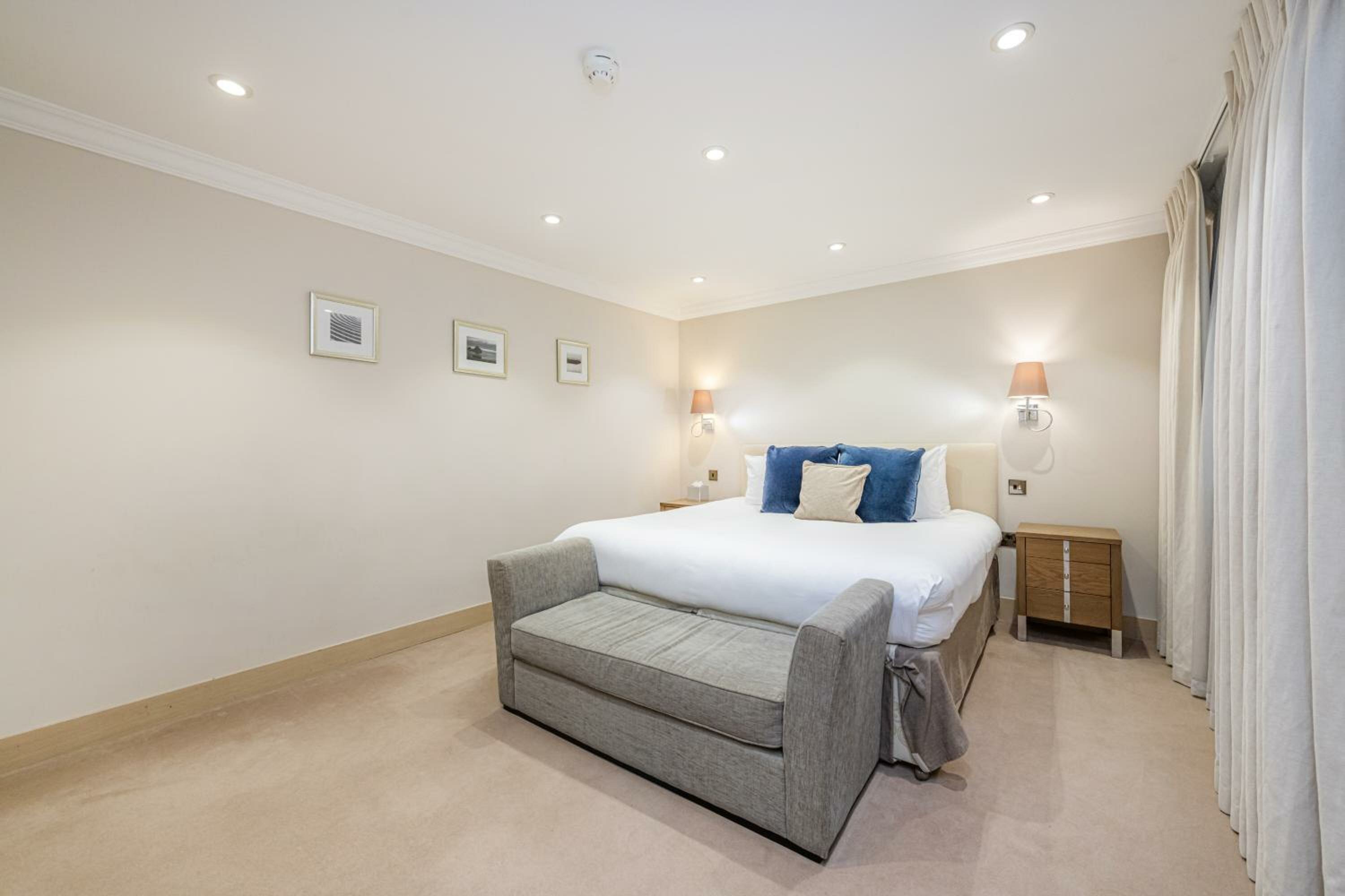 Фото Claverley Court