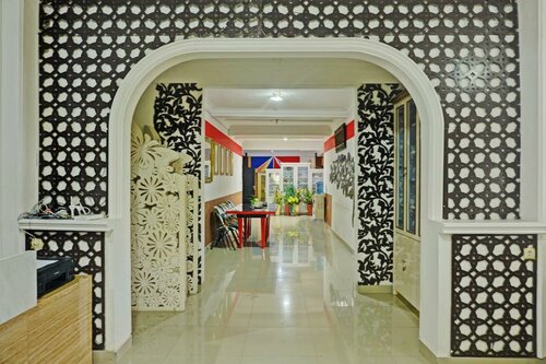 Гостиница Oyo 92518 De Luna Hotel в Мартапуре
