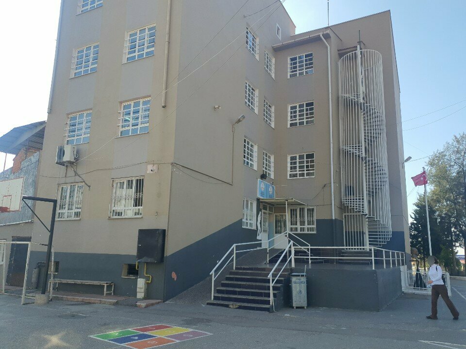 School Guzeltepe Secondary School, Izmir, photo