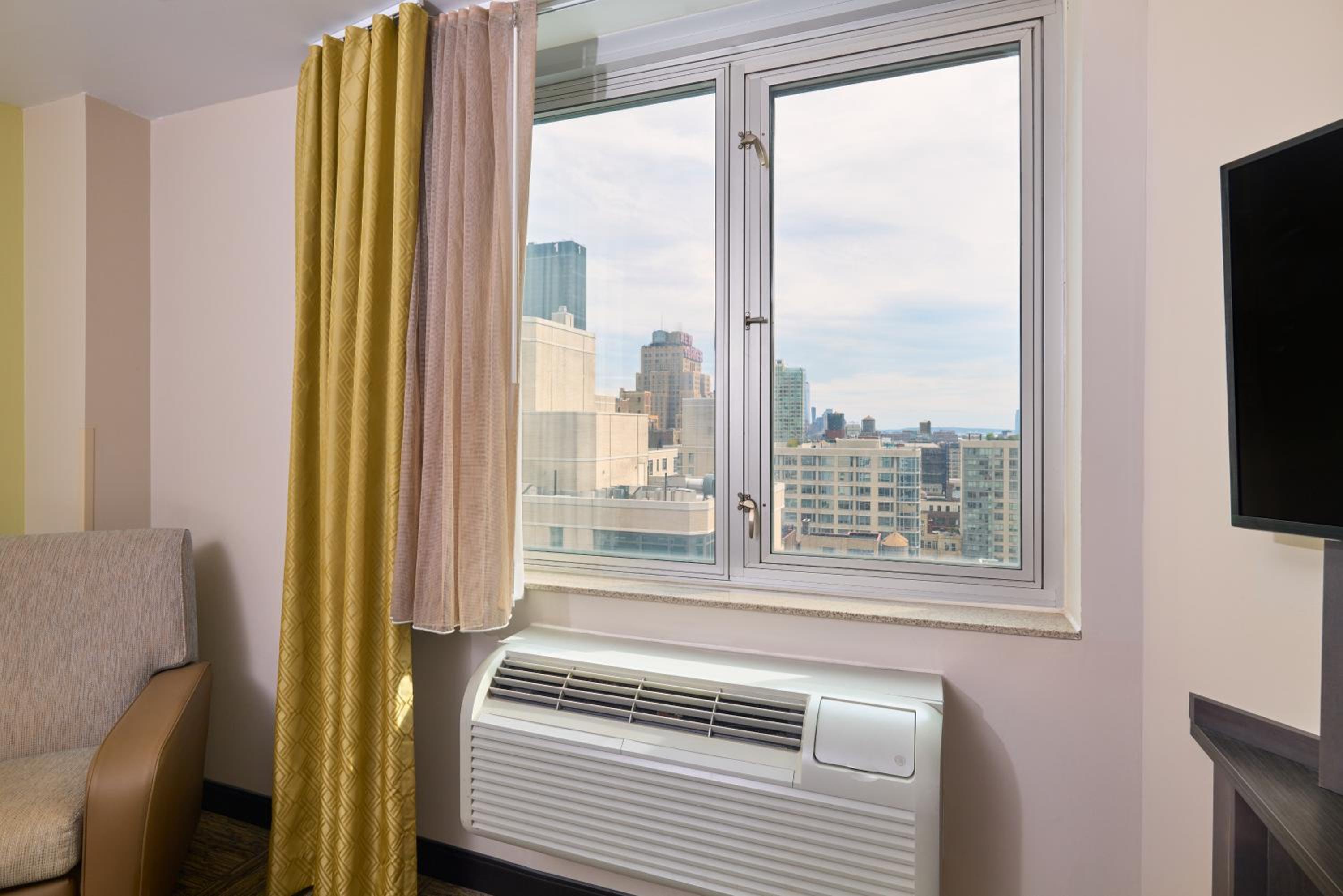 Фото Candlewood Suites New York City-Times Square, an Ihg Hotel