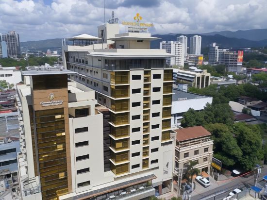 Фото Golden Prince Hotel and Suites