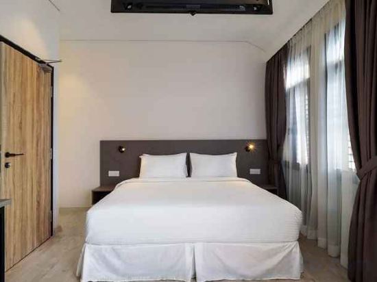 Фото Macallum Central Hotel by Phc