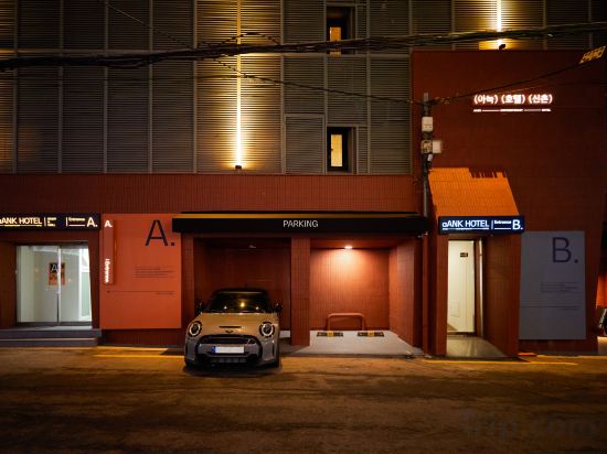 Фото Hotel Millhaus Shinchon