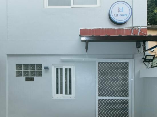 Hotel RedDoorz @ Qhouzz near Pup, Manila, photo