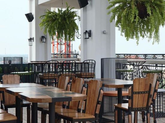 Фото SureStay Hotel by Best Western Vientiane