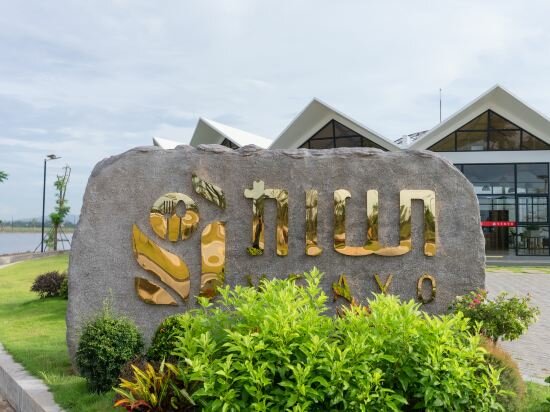 Фото Wonderland Suites and Resort