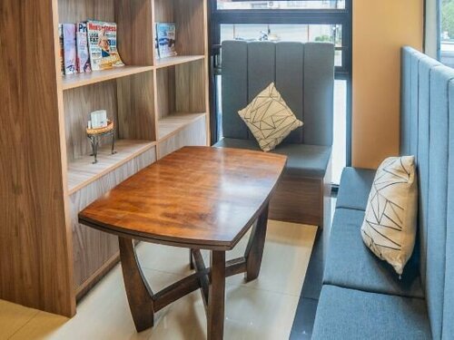 Гостиница RedDoorz Plus @ Hotel Platinum Occidental Mindoro в Провинции Западный Миндоро