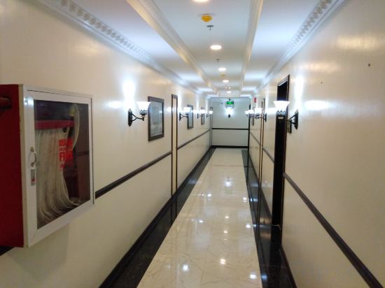 Фото Venezia Suites Hotel