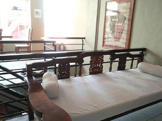 Фото Harbour Gardens Tourist Inn