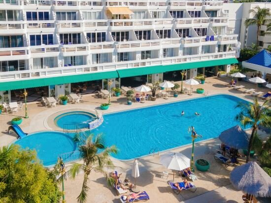 Фото Andaman Beach Suites Hotel