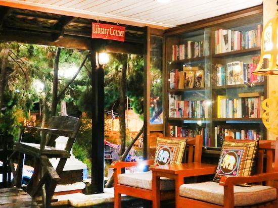 Фото Aiyaree Place Resort